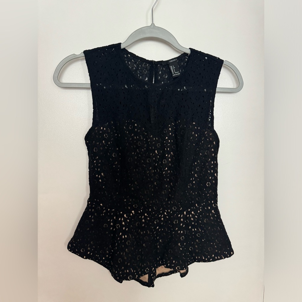 Forever 21 Women’s Sleeveless Peplum Top